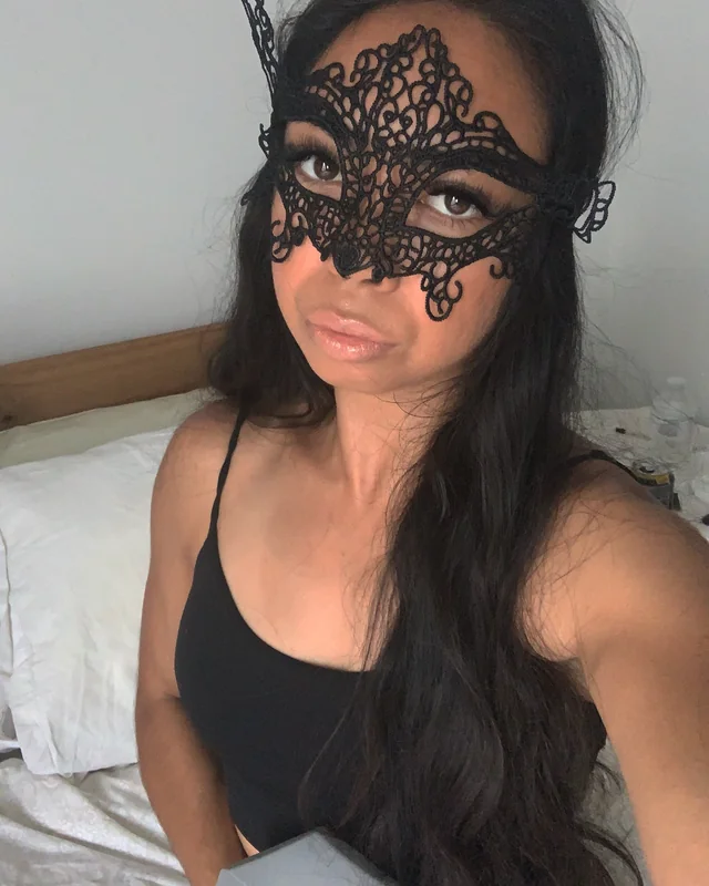 Masked Muscle Mom β‘ π² β OnlyFans creator with muscle