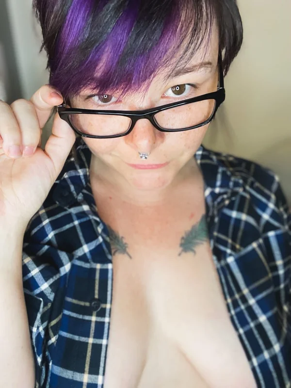 Modest Molly OnlyFans creative gamer girl