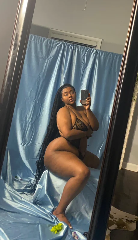 Monajuiicyyy OnlyFans Plus Size Model