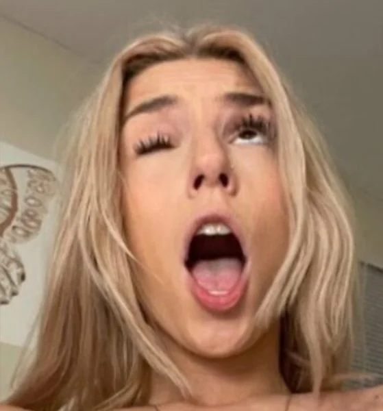 moreambiebambii OnlyFans blonde creator