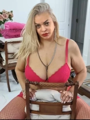 Morenapanthera OnlyFans Curvy Blonde