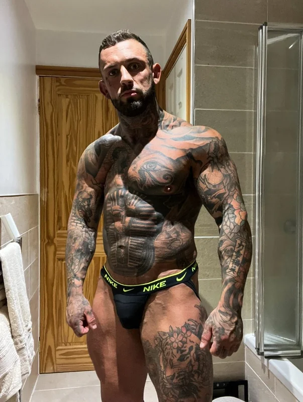 Mrtattoo2 OnlyFans tattooed muscle creator