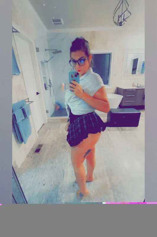 a OnlyFans gamer with tattoos