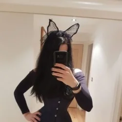 Miss Hayley Bond OnlyFans strong feet