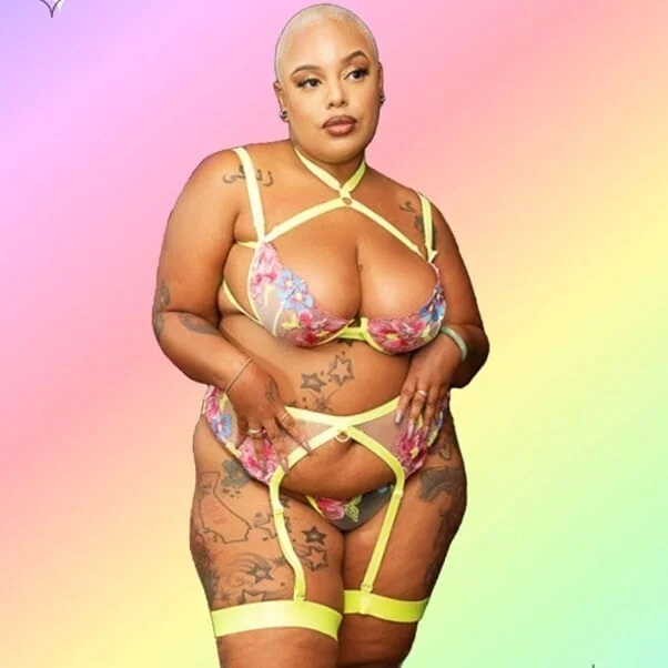 Mulanblossomxxx OnlyFans curvy creator