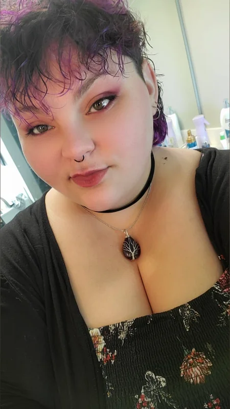 Bee OnlyFans body positive advocate