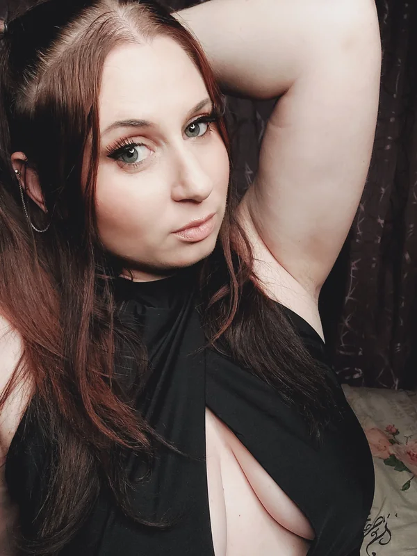 Nadia Bratke OnlyFans creator with a charming personality