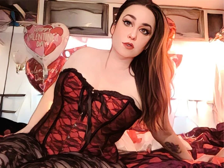 Nakedgirlsradio OnlyFans glamorous brunette