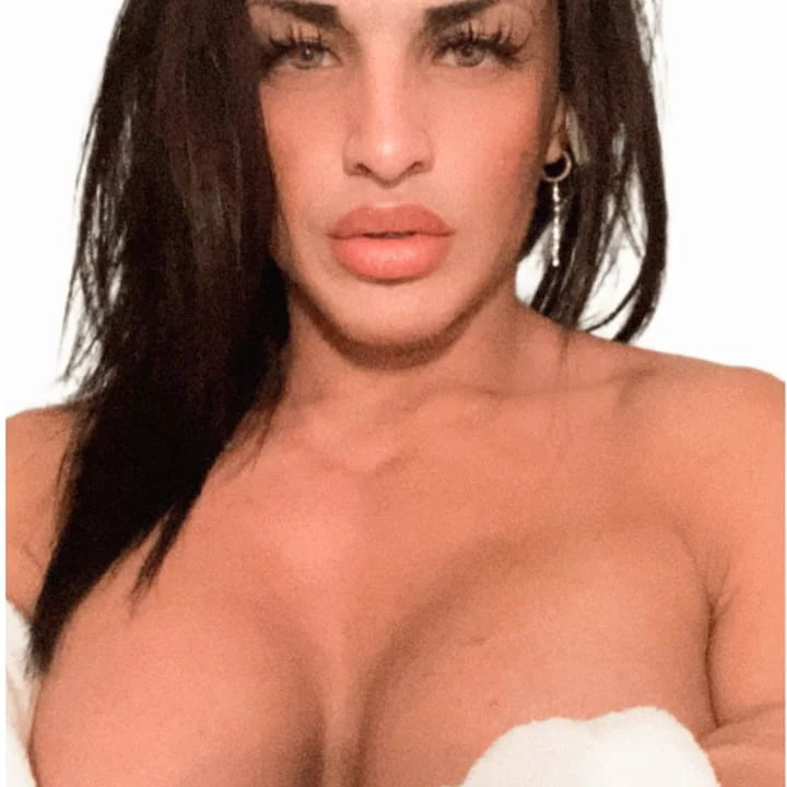 N Diamante π OnlyFans brunette creator