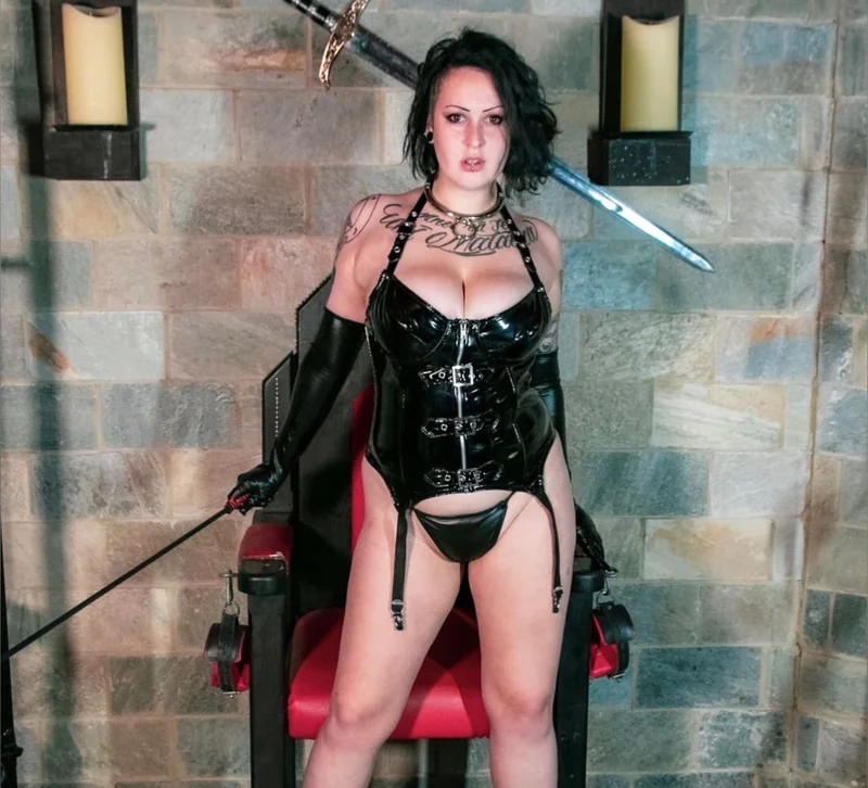 Natashathorn OnlyFans big titty goth girlfriend
