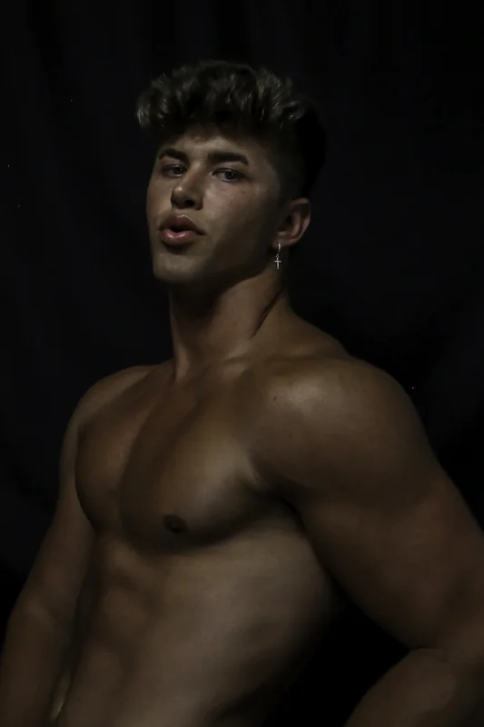 Nate Garner OnlyFans male model influencer