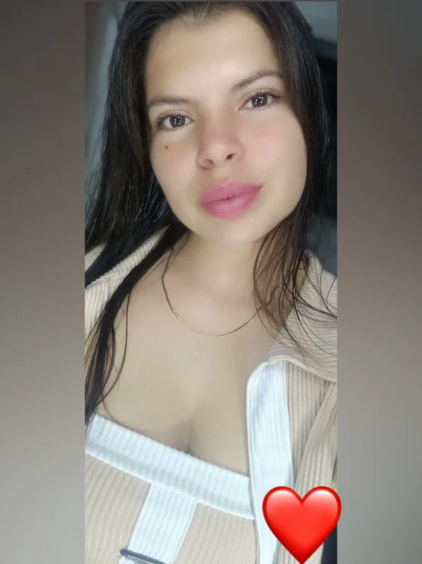 Natasha OnlyFans trans brunette creator