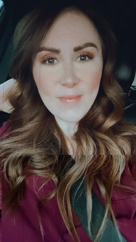 Naturalbeauty39 OnlyFans brunette creator