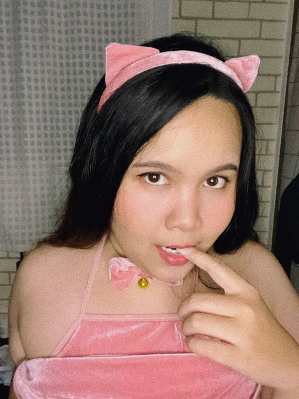 Bella OnlyFans creator with a cute face