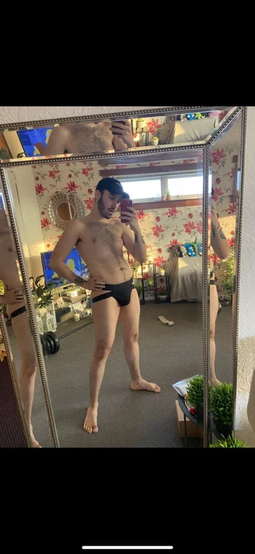 Naughtytom22 OnlyFans slim tattooed creator
