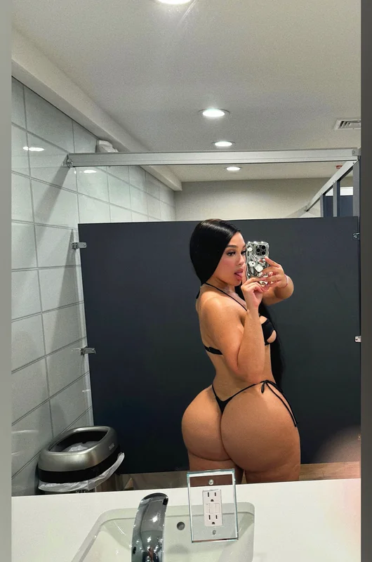 Neldolll OnlyFans creator with unique content