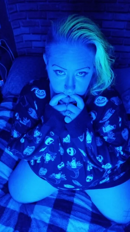 Neonprincessvip OnlyFans blonde alternative creator