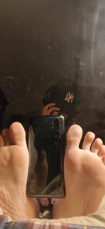 Nicci Sparkles OnlyFans creator with captivating feet