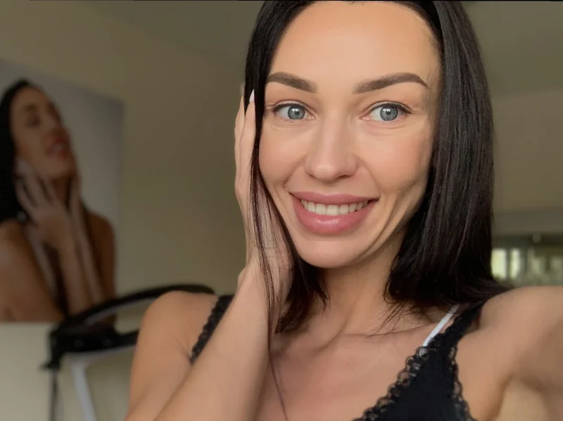 Nikol’ OnlyFans creator from Ukraine