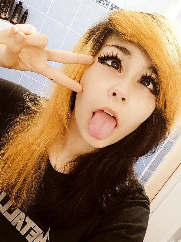 Niyokochan OnlyFans feet content creator