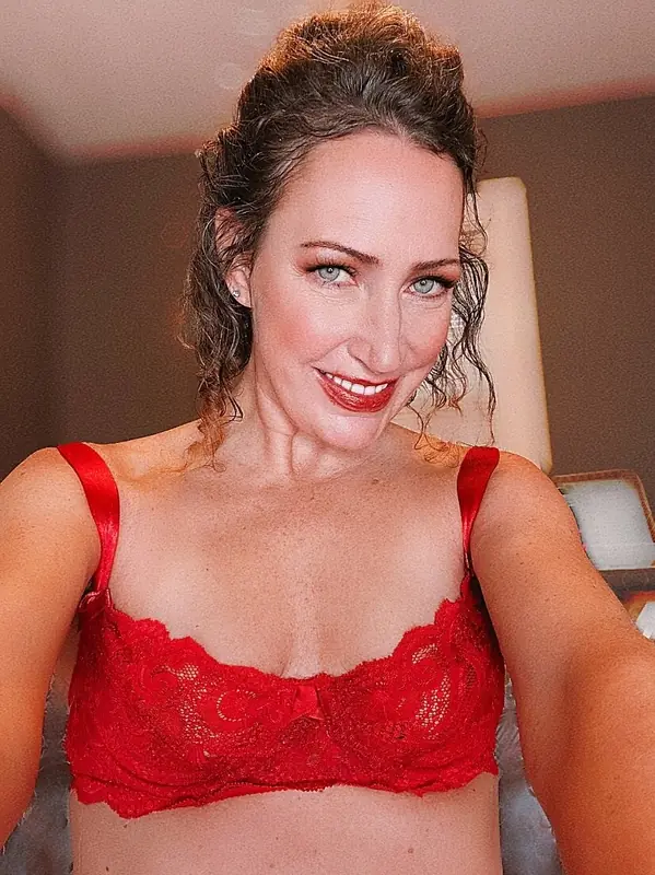 mľıf Davison VIP OnlyFans profile picture - confident mature creator
