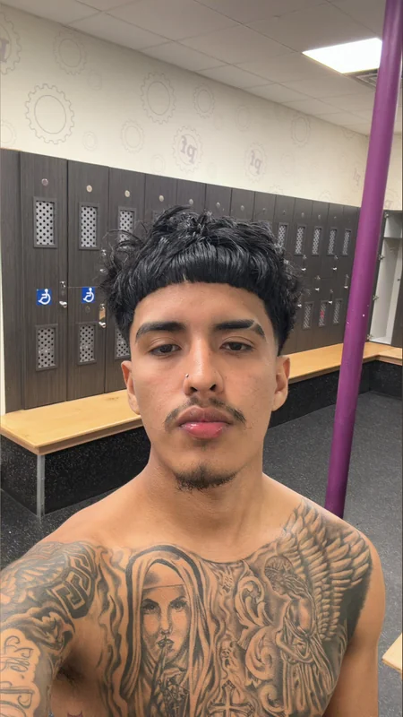 Daddy Ruiz OnlyFans creator with captivating content