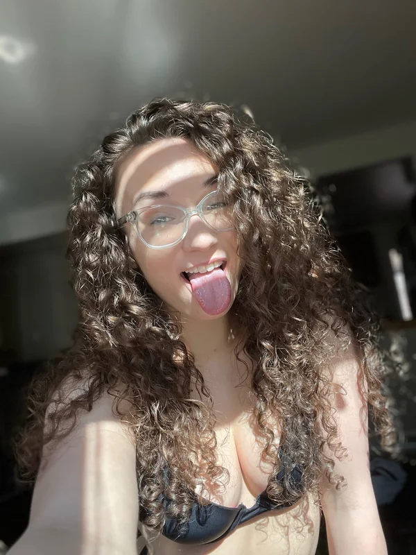 OLIVIA LETTER OnlyFans creator with exclusive content
