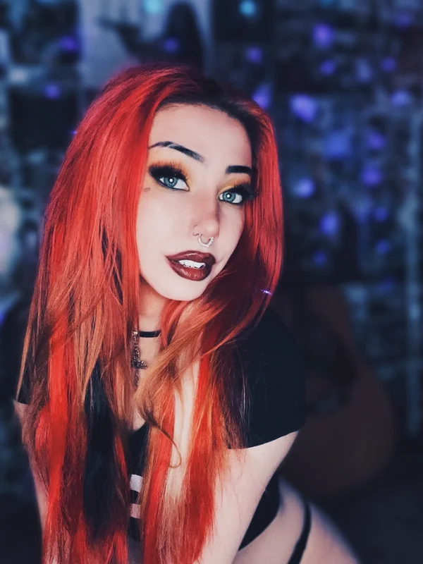 velvet OnlyFans profile picture - nerdy cuteness