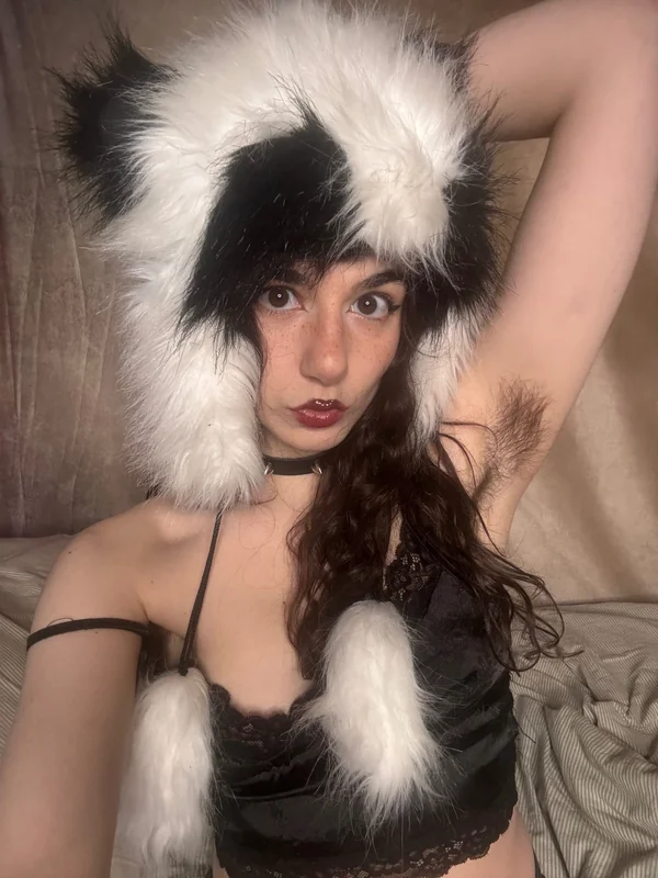 Pansyisinsane OnlyFans lead singer and guitarist
