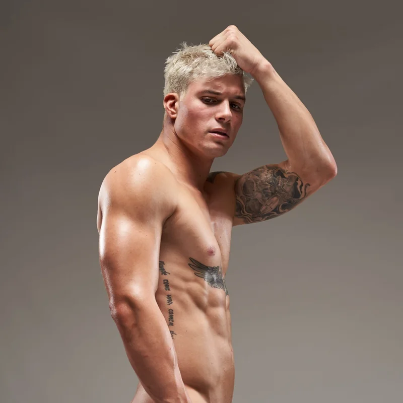 Papifabian OnlyFans creator with exclusive content
