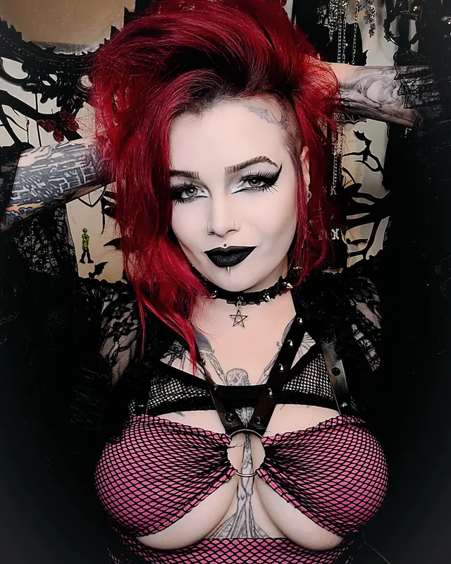 PatriciaAbsinthe OnlyFans spooky goth creator