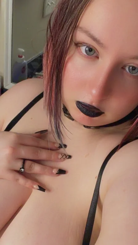 peaches OnlyFans playful content creator