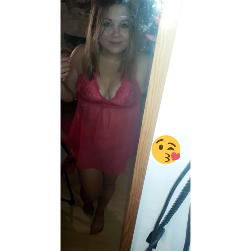 Peachy Paige OnlyFans creator with enticing content