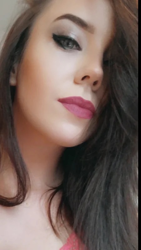 Peachyperfect92 OnlyFans brunette creator