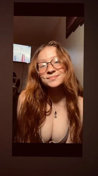 penelope-skies OnlyFans big booty creator
