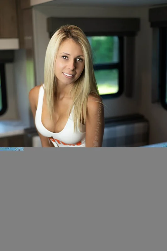 Angel's Show OnlyFans creator with travel adventures