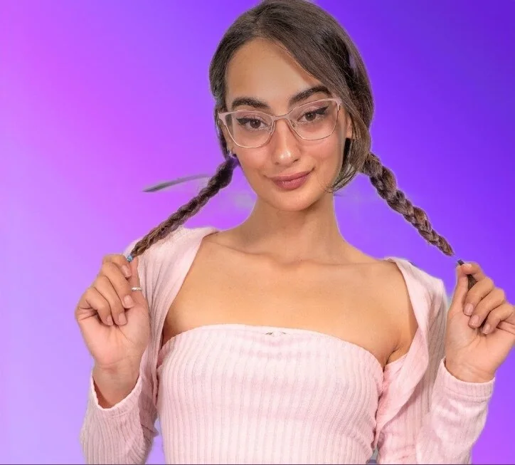 Petitenikky OnlyFans cute and mischievous creator