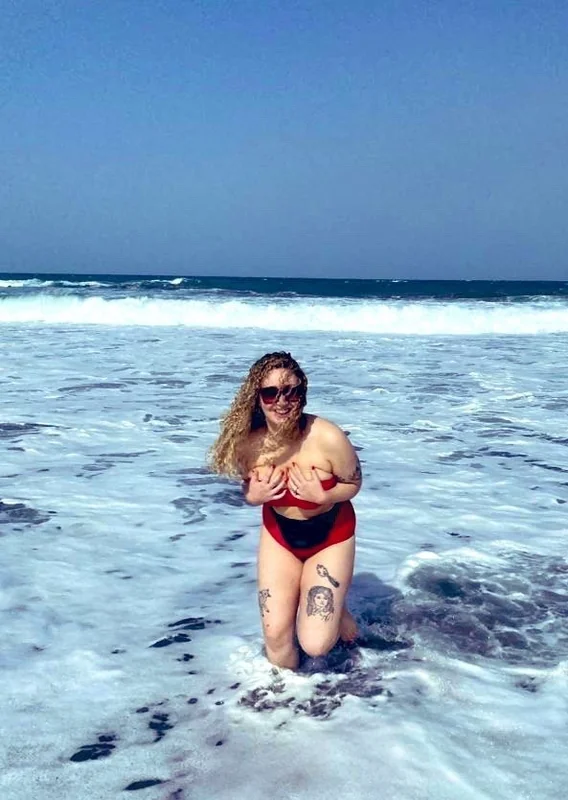 Phoebe Huxley OnlyFans Tall Curvy Creator