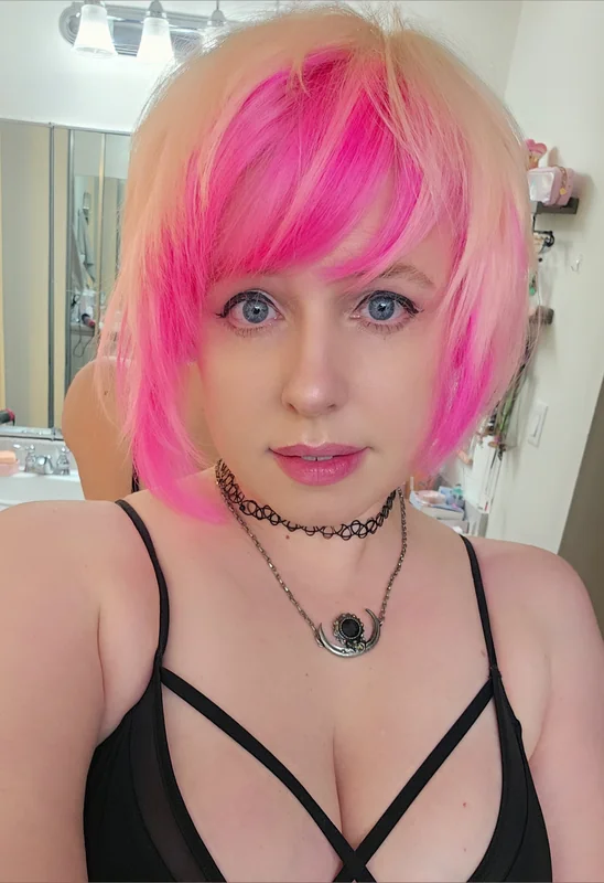 PiggyNukka OnlyFans creator with exclusive selfies
