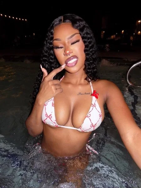 pinkkittymocha OnlyFans creator with custom videos