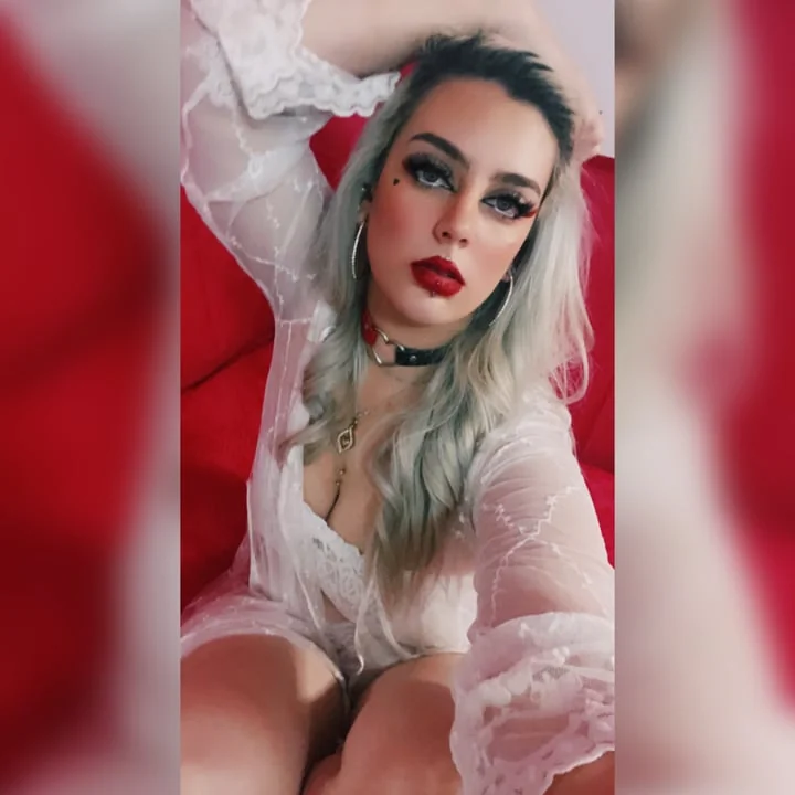 Pinkladyhunter94 OnlyFans Blonde Glamorous