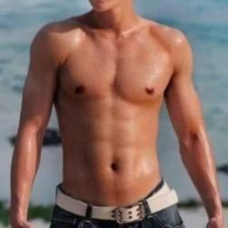 健身腹肌AssholeHorny OnlyFans creator with muscular build