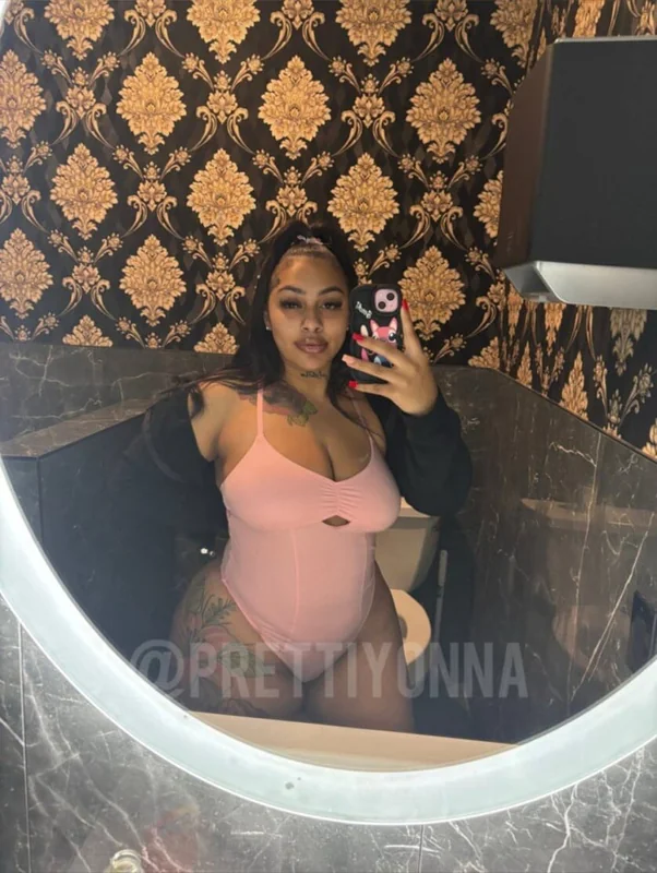 Prettiyonna OnlyFans Curvy Creator