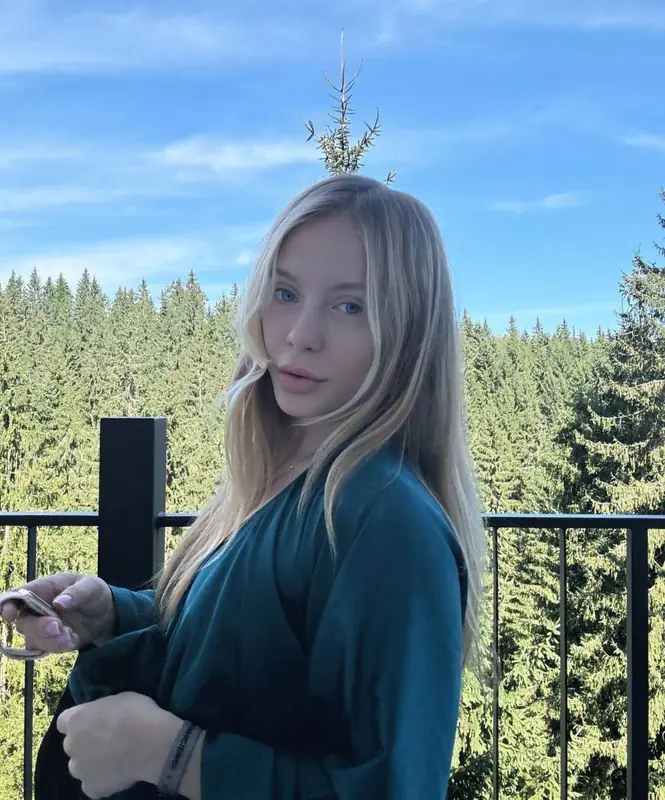 pretty_elli OnlyFans flexible lady