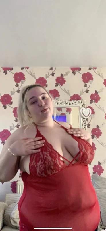 Primrose🧚🏼♀️ OnlyFans creator with exclusive content