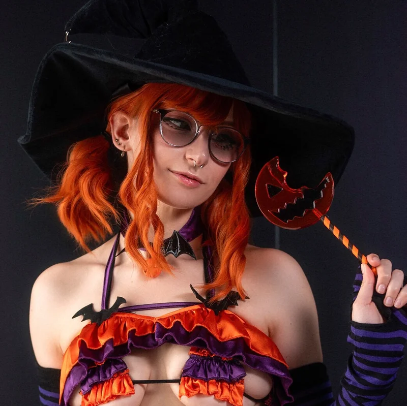 Purr OnlyFans cosplayer and professional menace