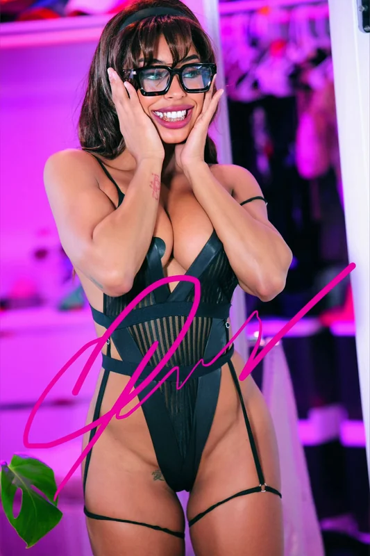 SWOLLA-BUNNY on OnlyFans showcasing fitness energy