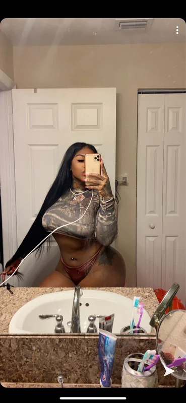 Rahkigiovanni OnlyFans creator with exclusive content