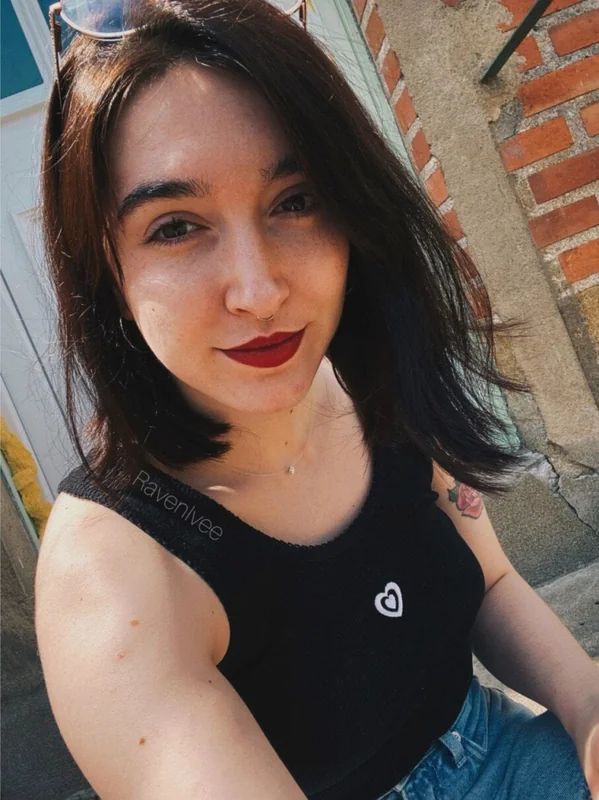 Ravenivee OnlyFans hairy model
