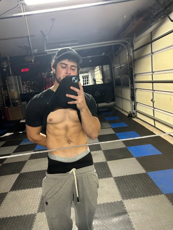 Ryan rclements32 OnlyFans creator with engaging photos